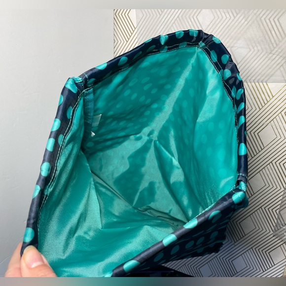 Thirty-One Cinch Sac Navy Lotsa Dots 439K Navy & Teal NIP - Picture 5 of 7